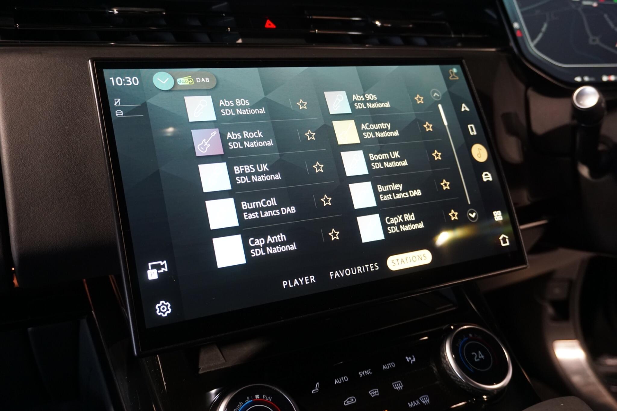 Land Rover Range Rover Sport 3.0 D300 MHEV Dynamic SE SUV 5dr Diesel Auto 4WD Euro 6 (s/s) (300 ps)